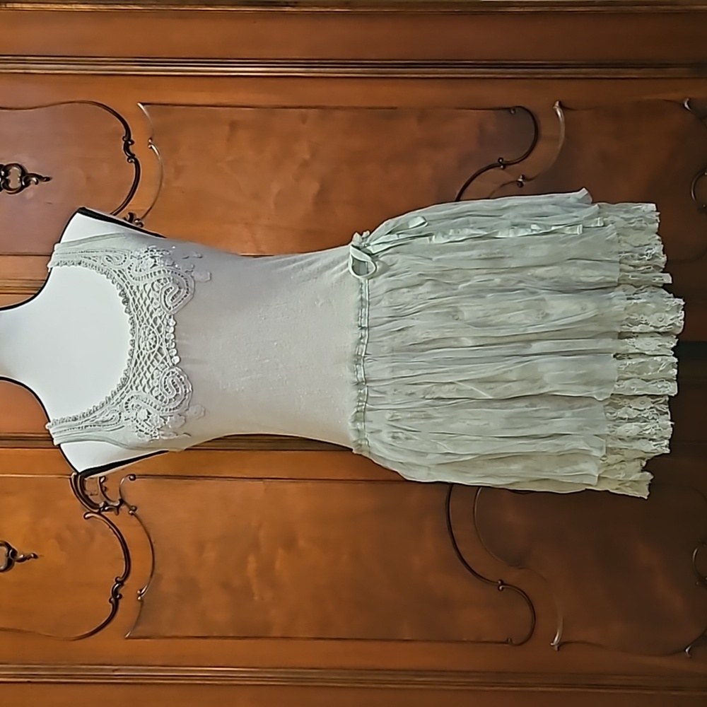Areve Sleeveless Dress Tank Top Style Lacey Crochet Layered Green Pastel Sz S